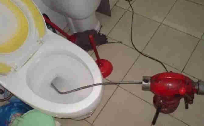 云城马桶通下水